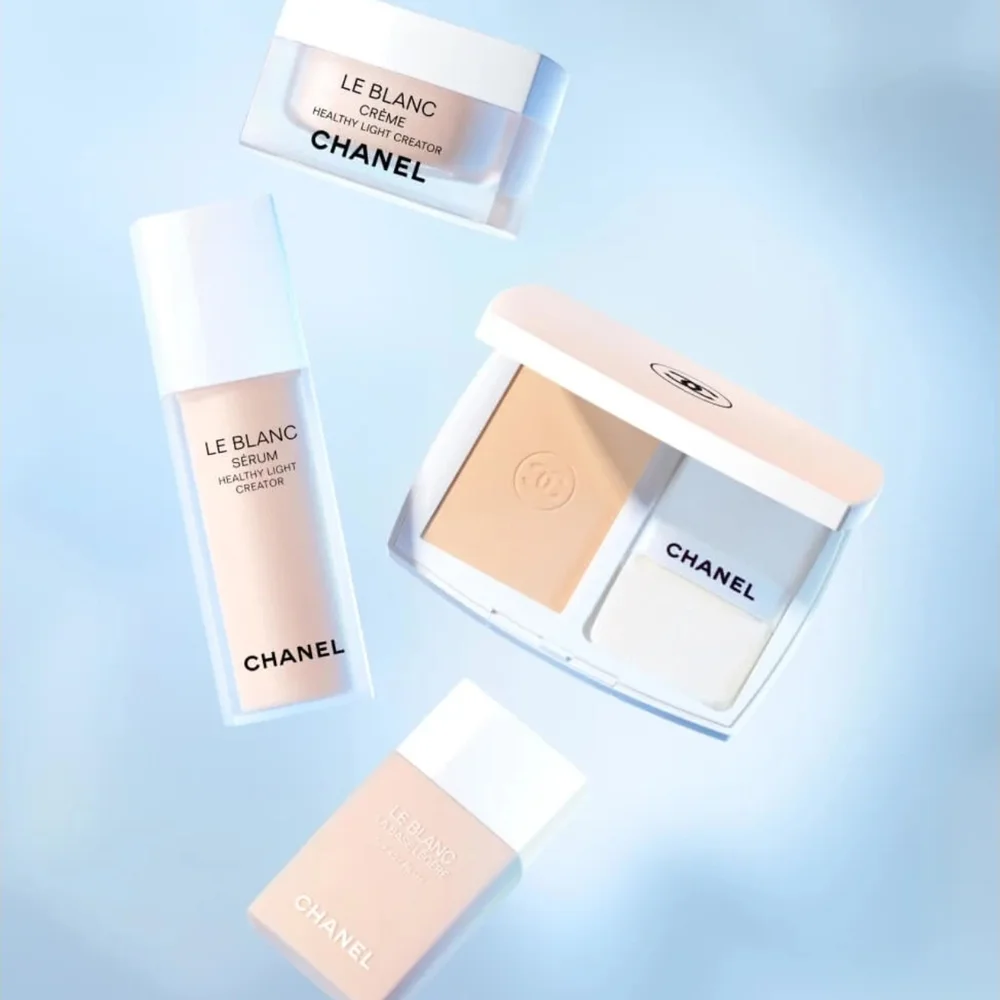 NEW~ CHANEL LE BLANC COMPACT Brightening Compact Foundation SPF 25 ~ B20